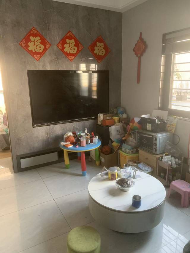 凌志大厦4室2厅1卫