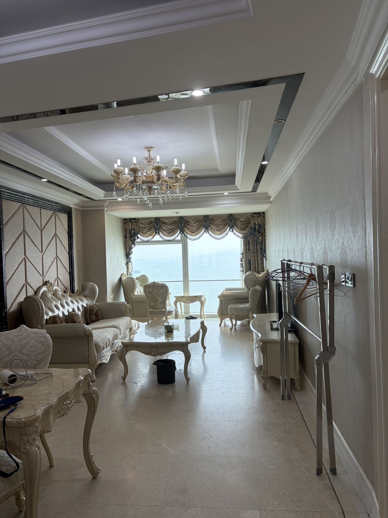 世茂海峡大厦2室1厅1卫