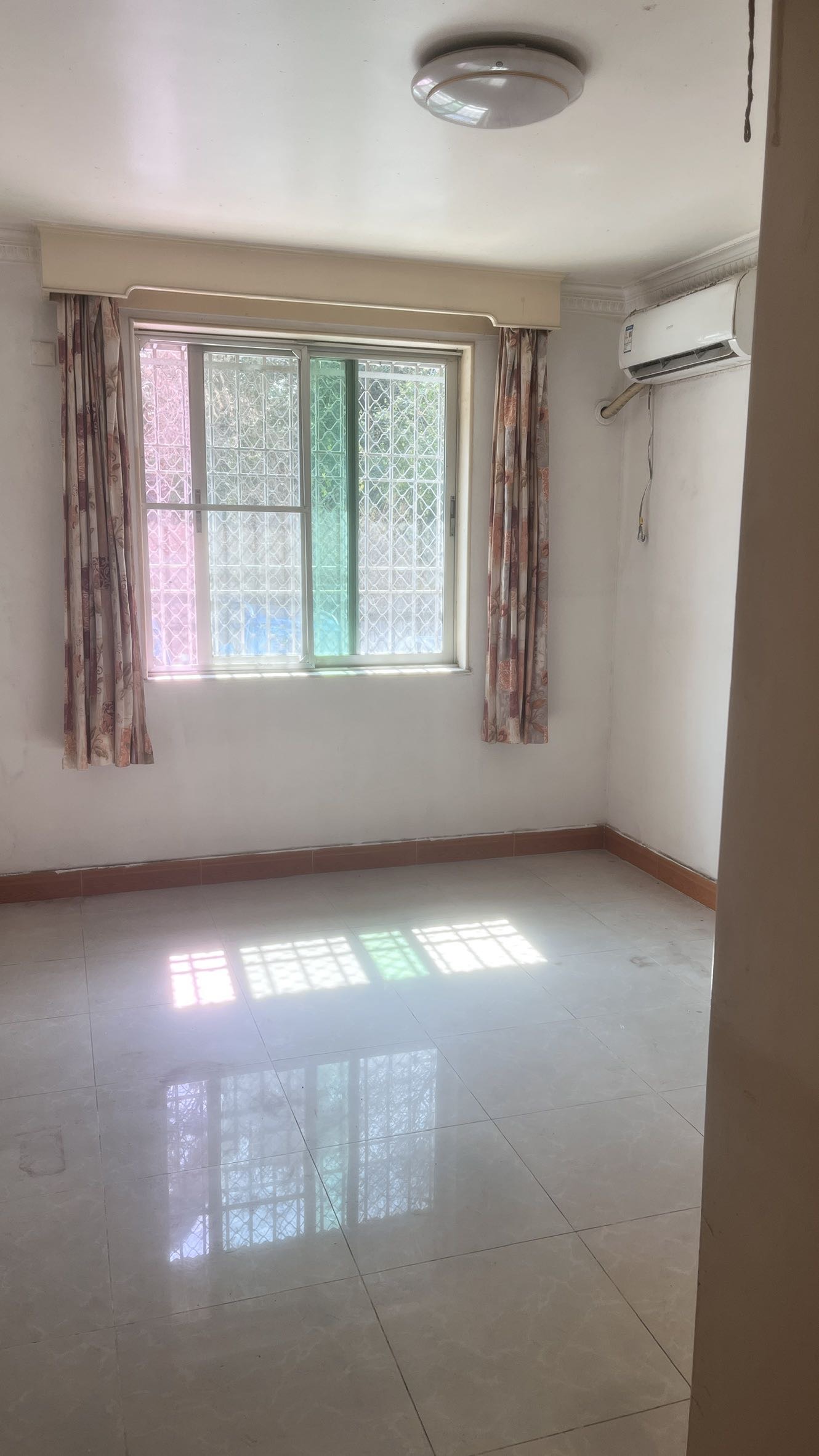 鸿山大厦3室1厅2卫