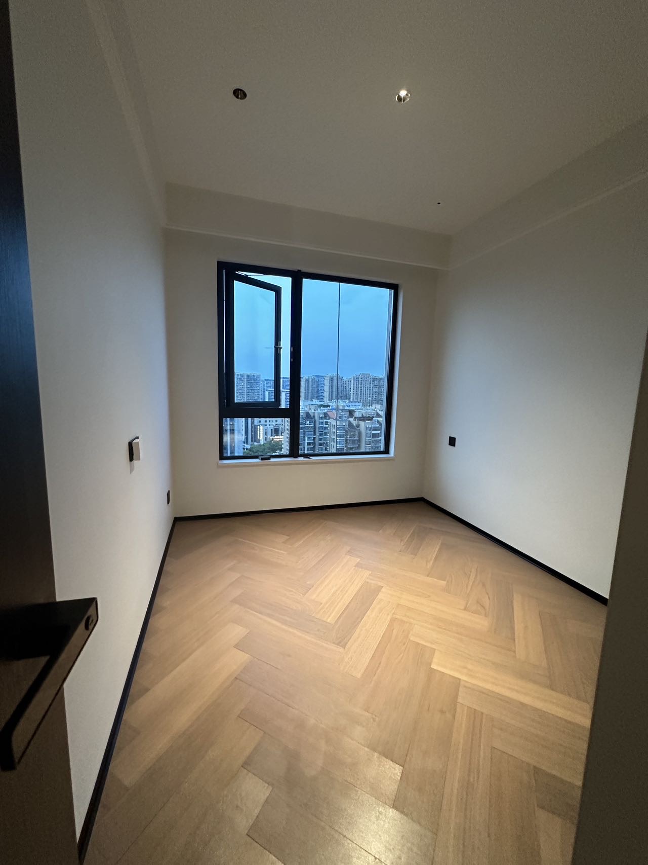 建发玺樾3室2厅2卫