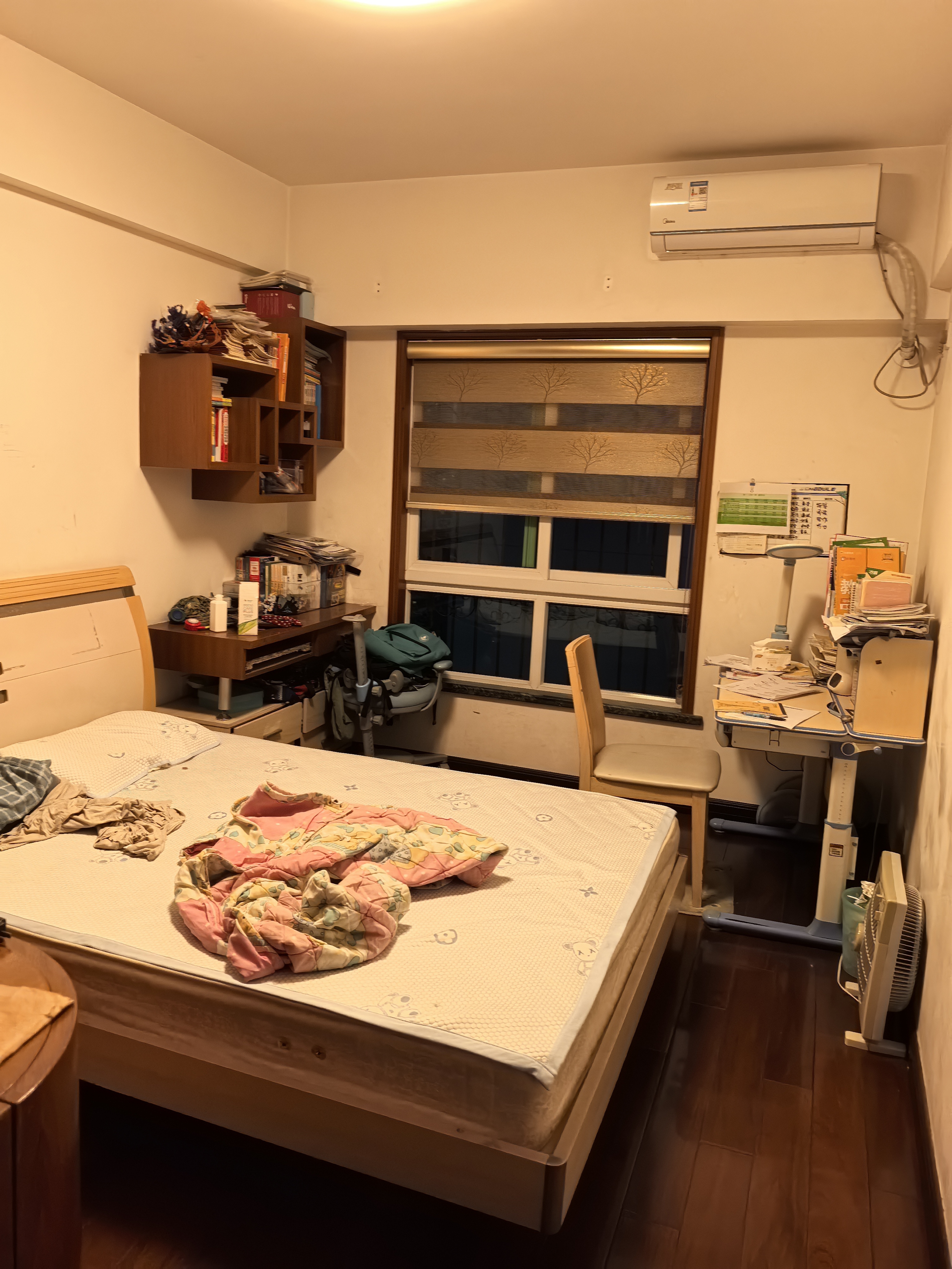 莲岳里小区4室1厅2卫