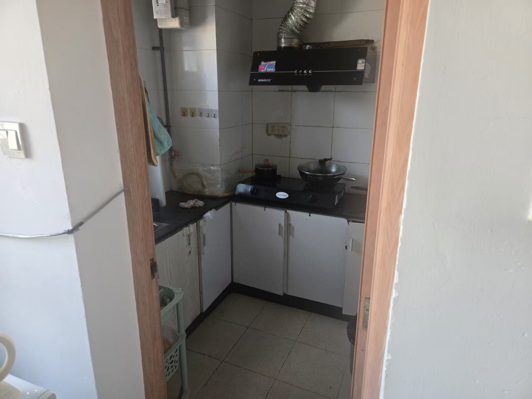 瑞成大厦1室1厅1卫