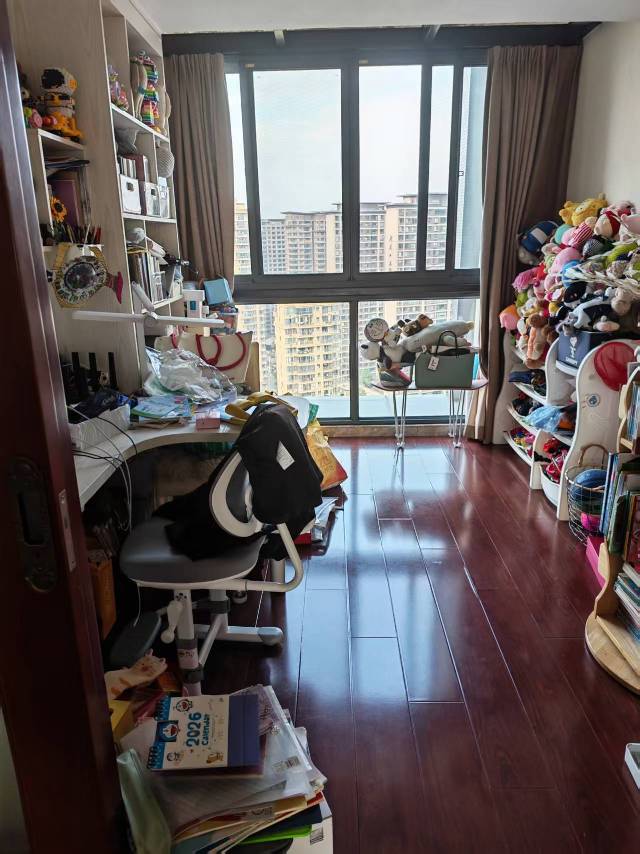 特房五缘尊府3室2厅2卫